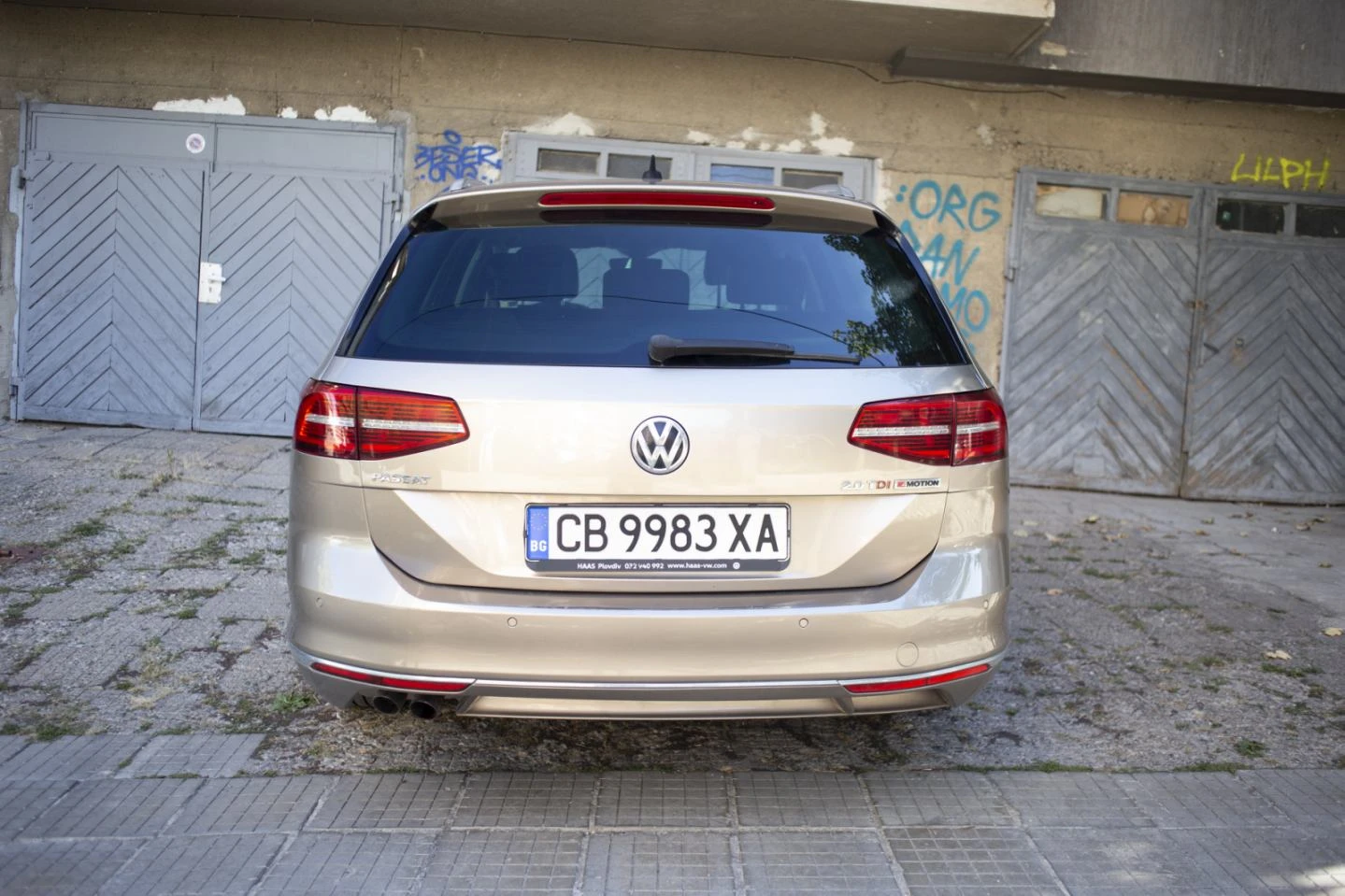 VW Passat, снимка 13 - Автомобили и джипове - 56361374