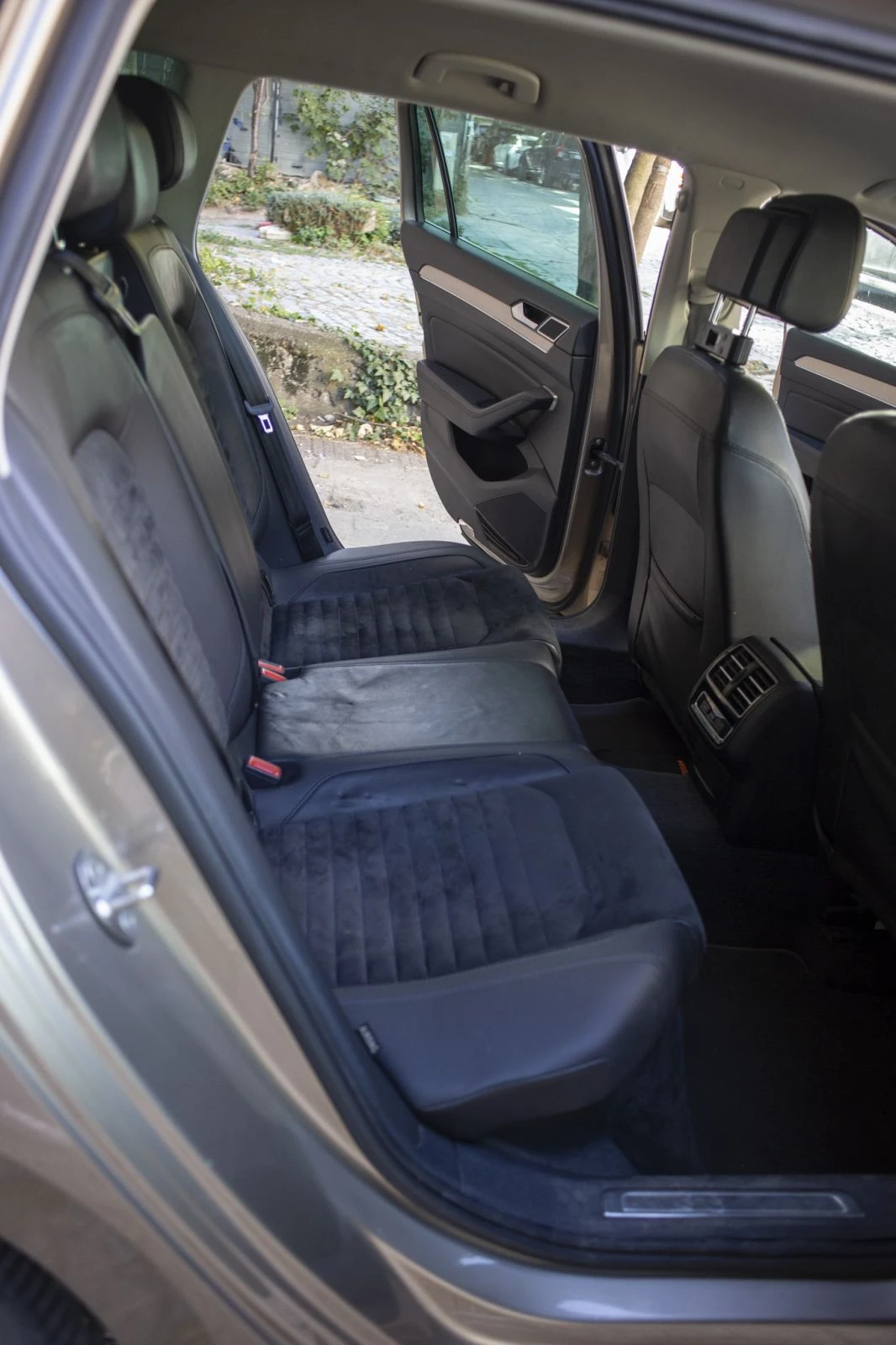 VW Passat, снимка 10 - Автомобили и джипове - 56361374