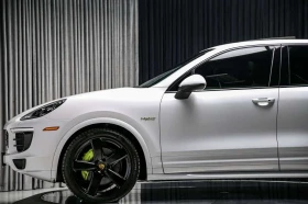 Porsche Cayenne * S PLATINUM E HYBRID V6| AIRSUSPENSION| 21INCHWHE, снимка 15