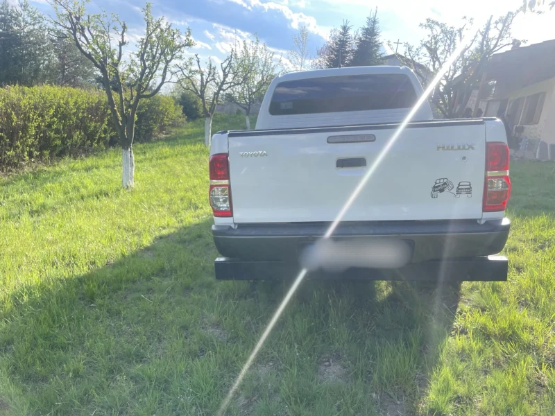 Toyota Hilux, снимка 2 - Автомобили и джипове - 51992108