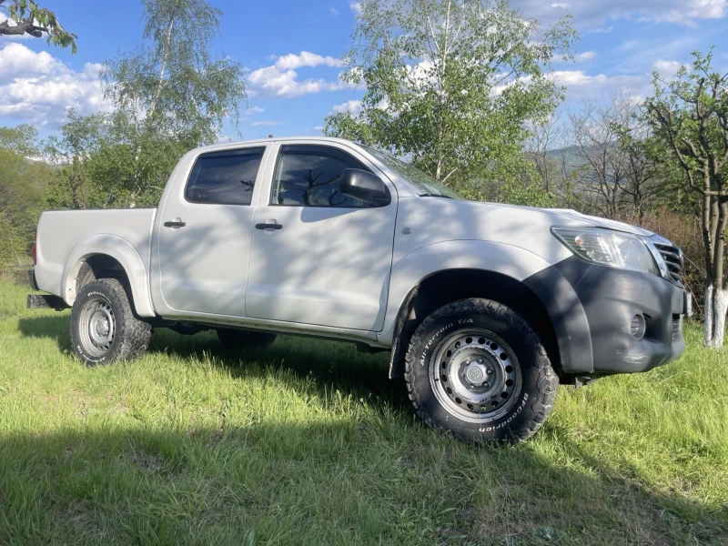 Toyota Hilux, снимка 4 - Автомобили и джипове - 51992108