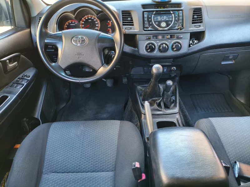 Toyota Hilux, снимка 8 - Автомобили и джипове - 51992108