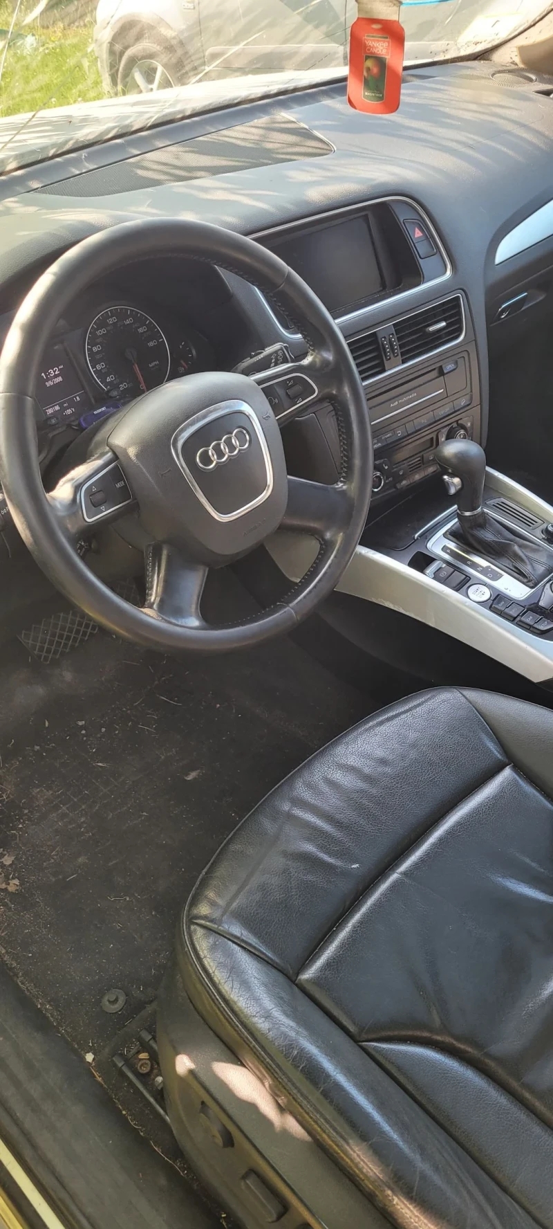 Audi Q5 3.2 FSI, снимка 11 - Автомобили и джипове - 53109308