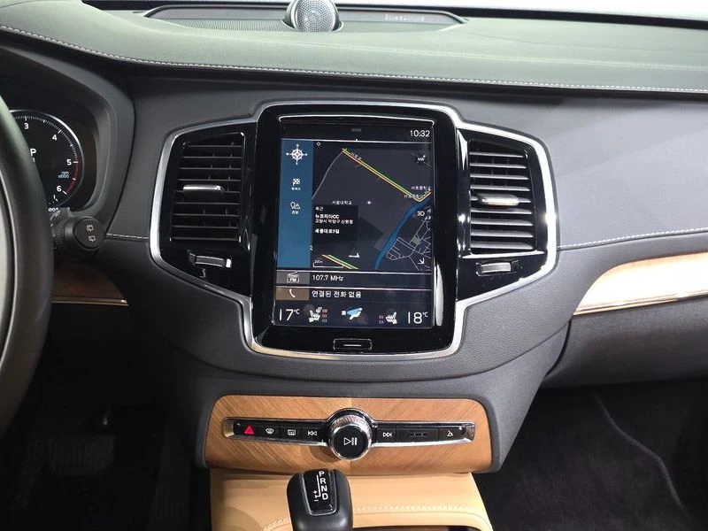 Volvo Xc90 * ПАНО* KEYLESS* Camera* ПОДГРЕВ* LED* , снимка 14 - Автомобили и джипове - 55642339