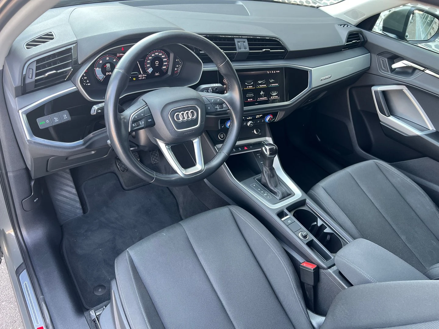 Audi Q3 S line 40 TDI quattro - изображение 9