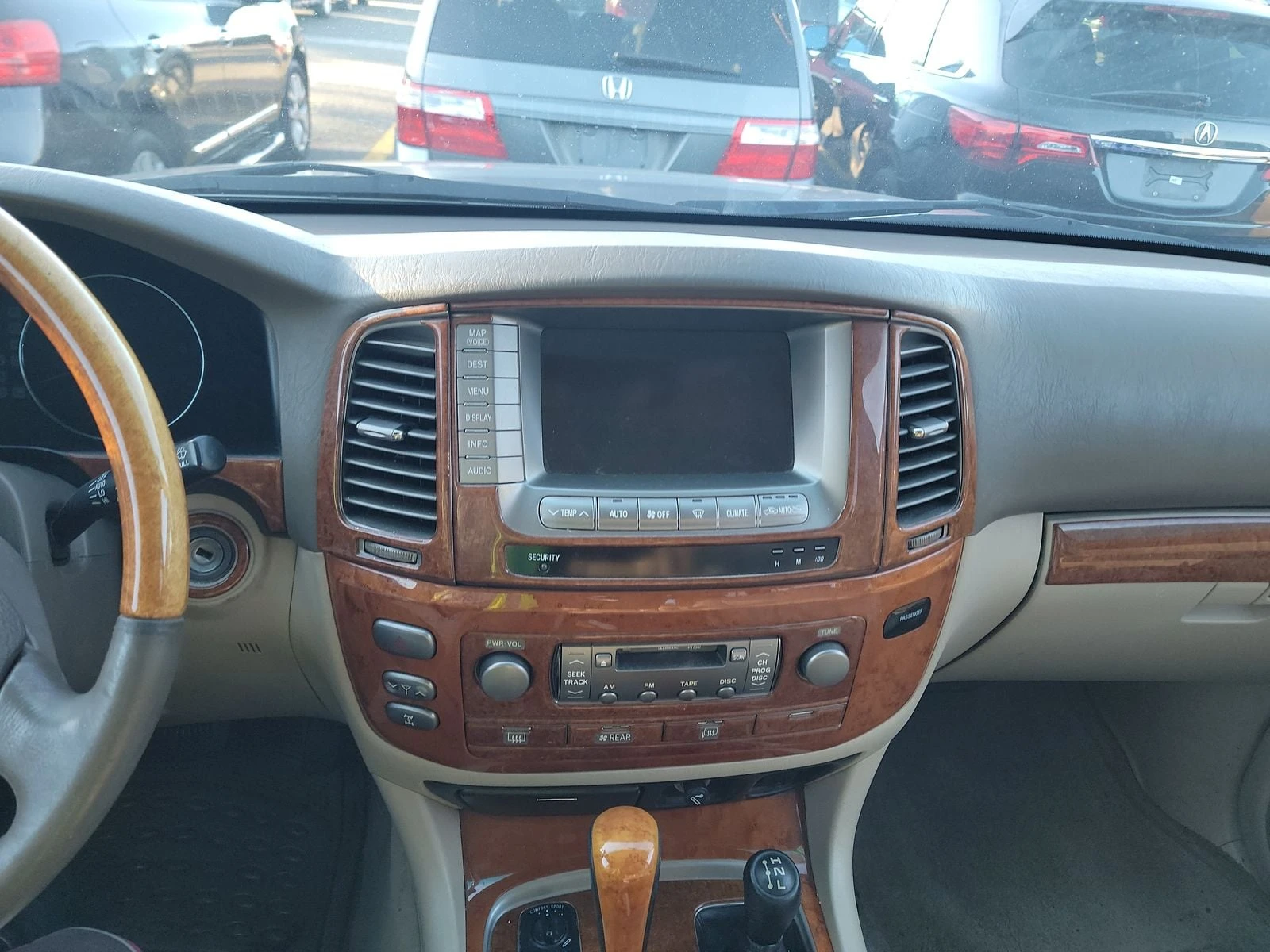 Lexus LX 470  - изображение 8