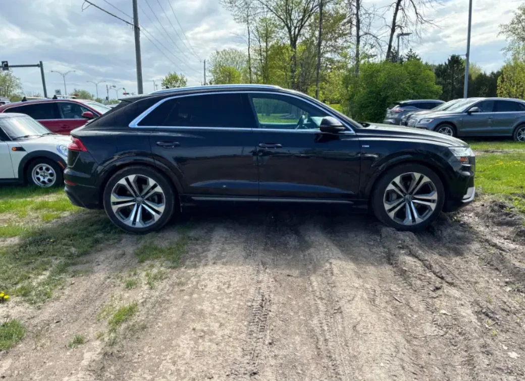 Audi Q8 QUATTRO 3.0L БЕЗ ИНЦИДЕНТИ CARFAX, снимка 3 - Автомобили и джипове - 54628354