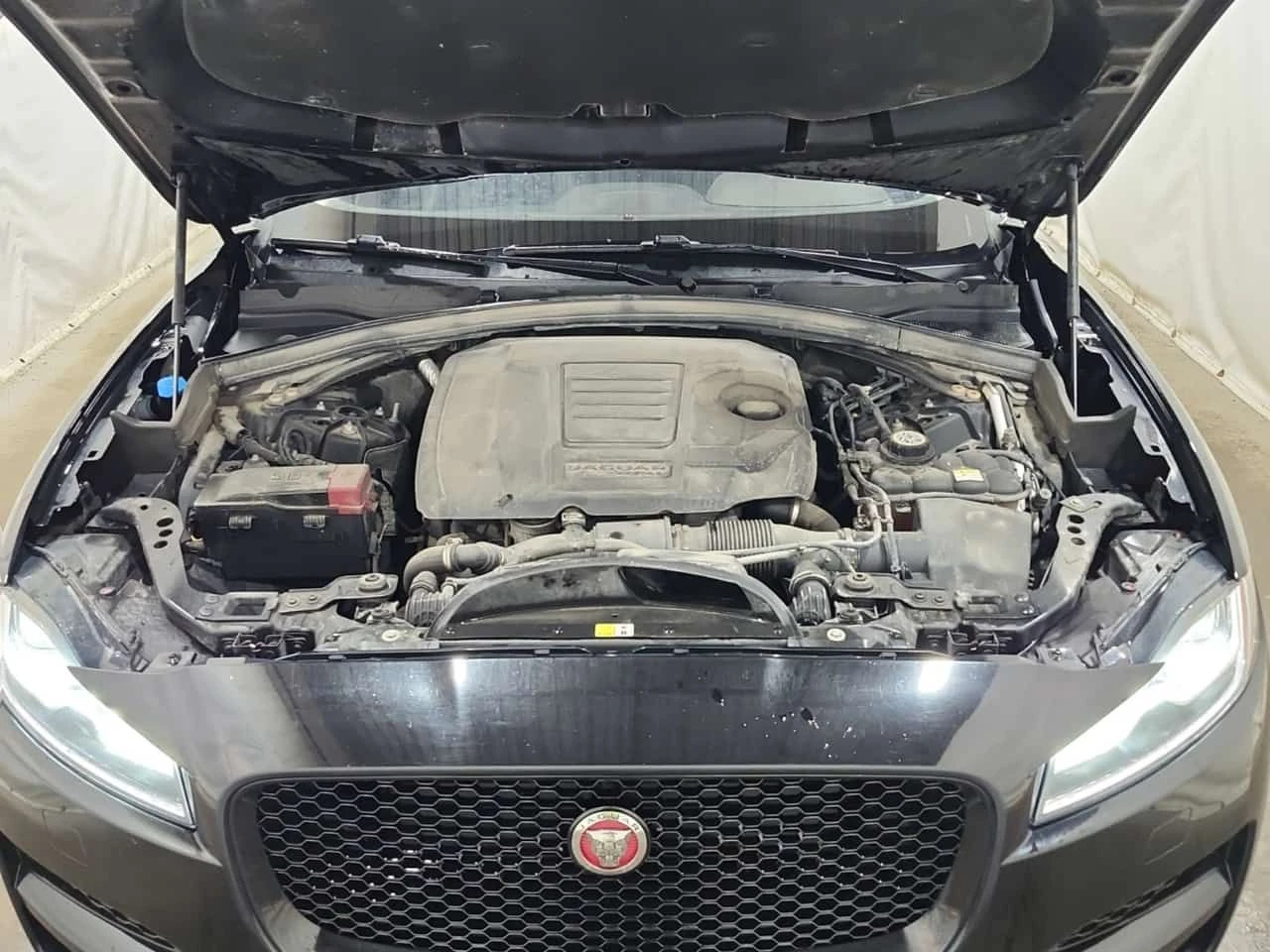Jaguar F-PACE * PRESTIGE * CARFAX * ПОДГРЕВИ * ПАНО * 2 КЛЮЧА , снимка 16 - Автомобили и джипове - 54820205