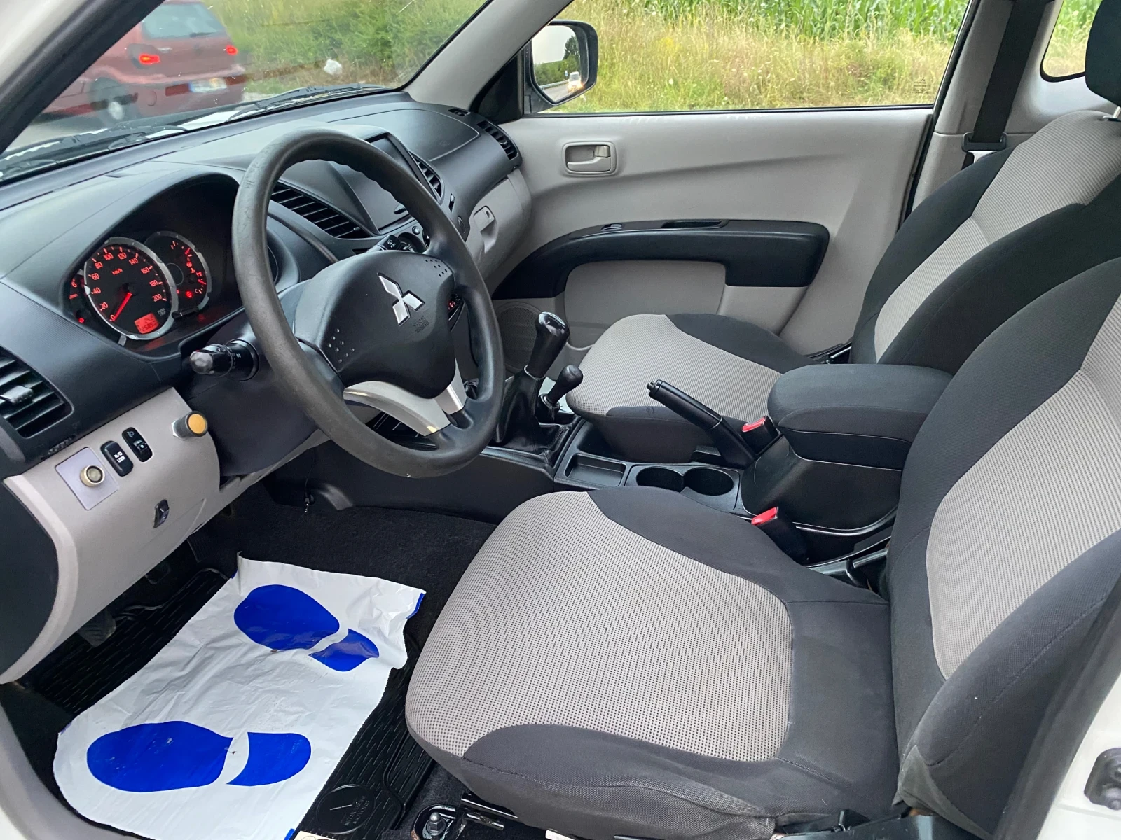 Mitsubishi L200 2, 5 TDI/136 k/Клима, снимка 10 - Автомобили и джипове - 55253347