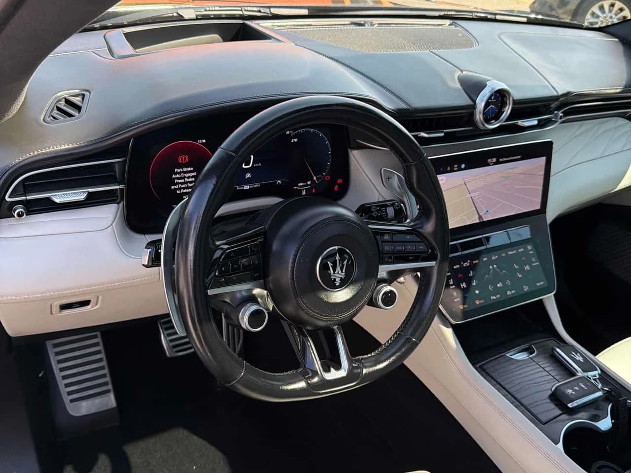 Maserati Grecale Modena /CARFAX /360/ХЕДЪП/ПАНО/ПОДГРЕВ/, снимка 9 - Автомобили и джипове - 55570074