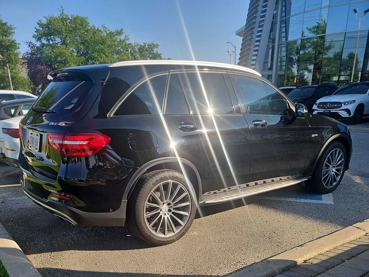 Mercedes-Benz GLC 43 AMG * АВТОКРЕДИТ БЕЗ ПЪРВОНАЧАЛНА ВНОСКА* , снимка 3 - Автомобили и джипове - 55621650