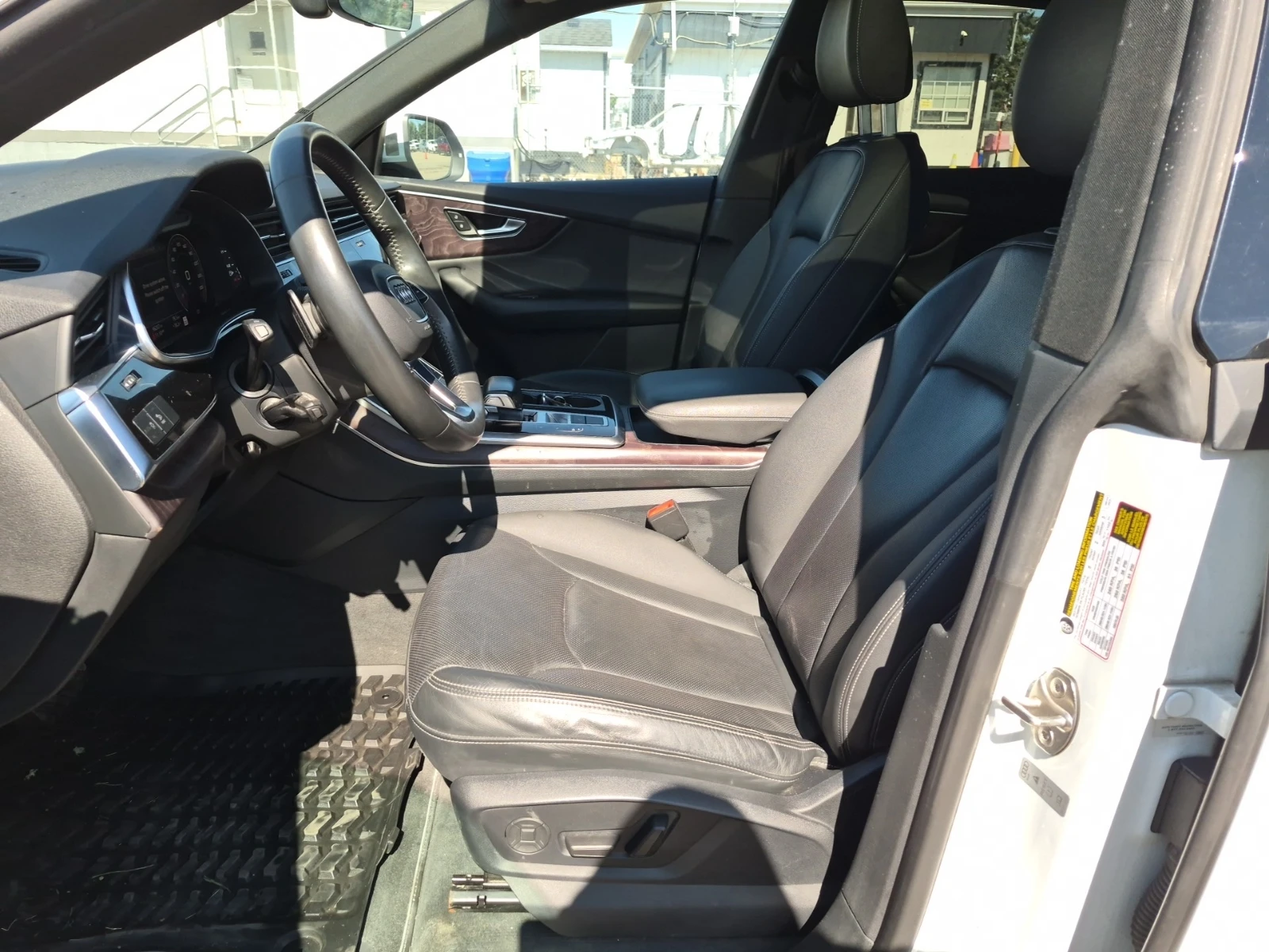 Audi Q8 55 TFSI Quattro Progressiv, снимка 5 - Автомобили и джипове - 55750626