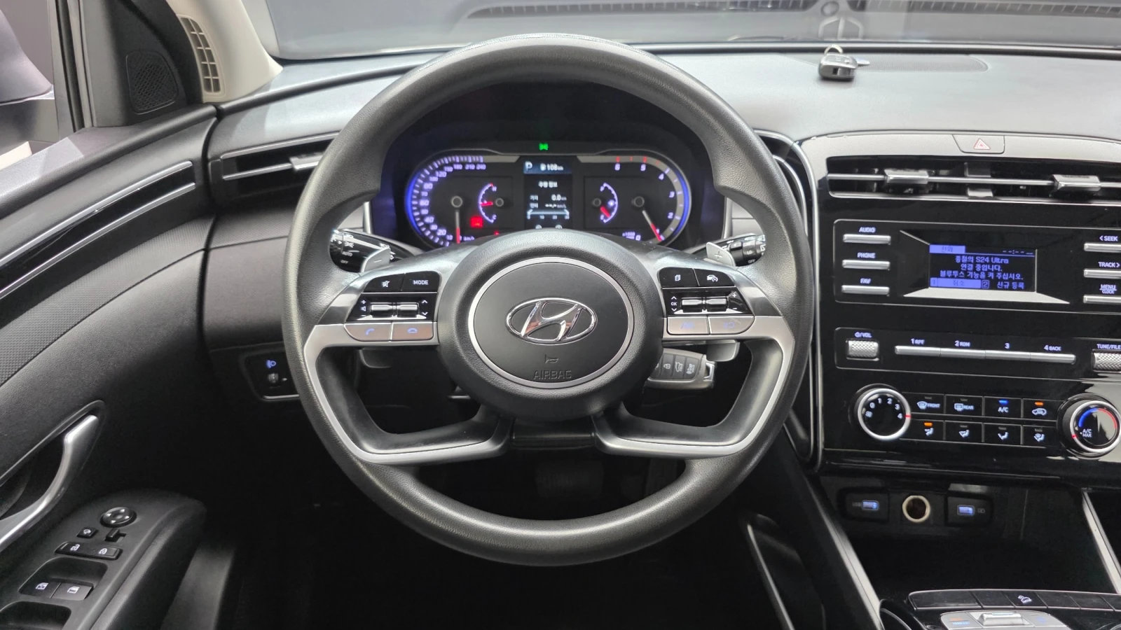 Hyundai Tucson 4WD , снимка 7 - Автомобили и джипове - 56003840