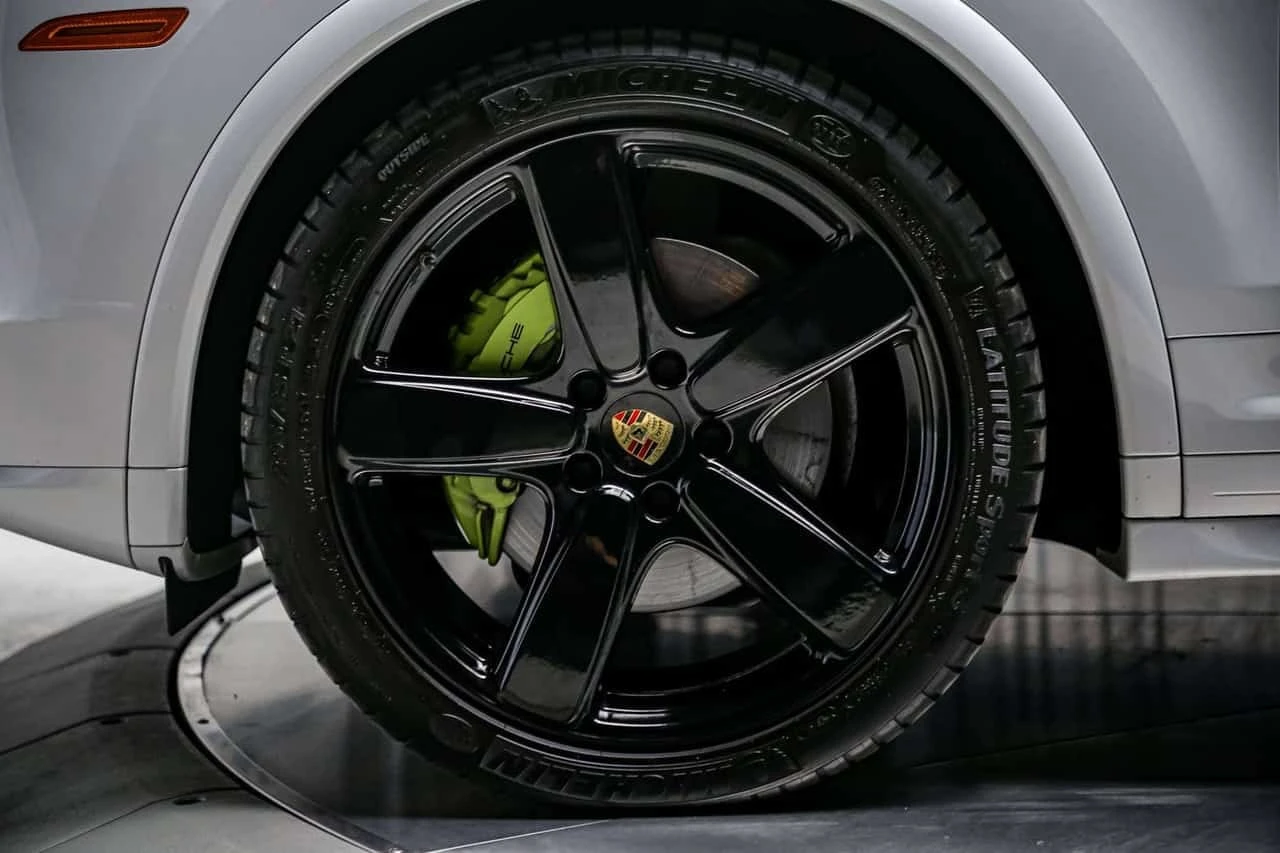 Porsche Cayenne * S PLATINUM E HYBRID V6| AIRSUSPENSION| 21INCHWHE, снимка 14 - Автомобили и джипове - 56297303