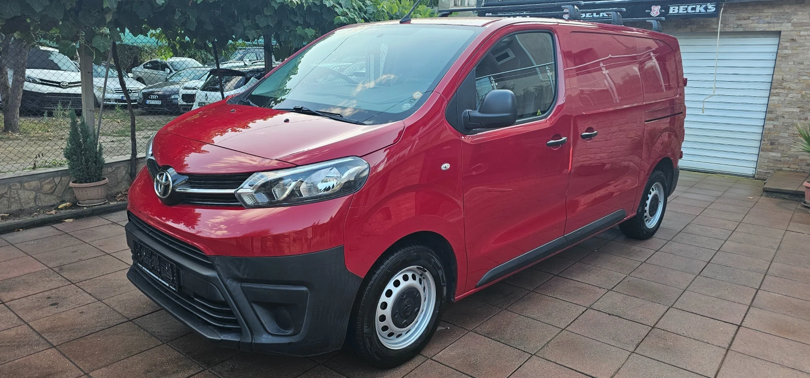 Toyota Proace 2.0D !!! 153600 km РЕАЛНИ  ! БЕЗУПРЕЧЕН АВТОМОБИЛ, снимка 2 - Бусове и автобуси - 55902922