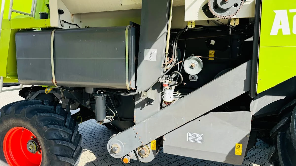 Комбайн Claas MEGA 370 4x4, снимка 7 - Селскостопанска техника - 50057704