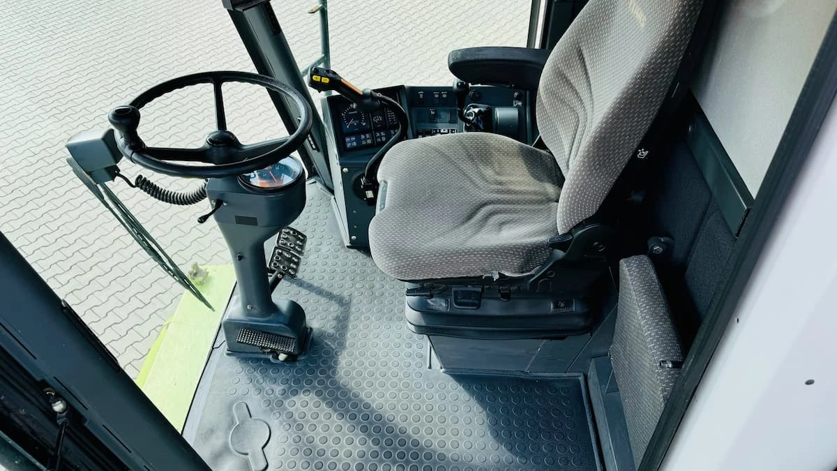 Комбайн Claas MEGA 370 4x4, снимка 14 - Селскостопанска техника - 50057704