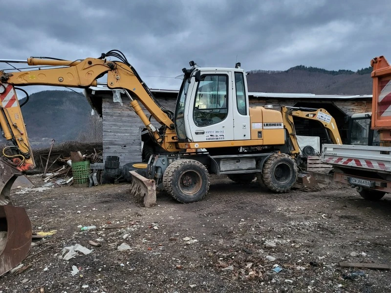 Багер Liebherr 311, снимка 1 - Индустриална техника - 49472144