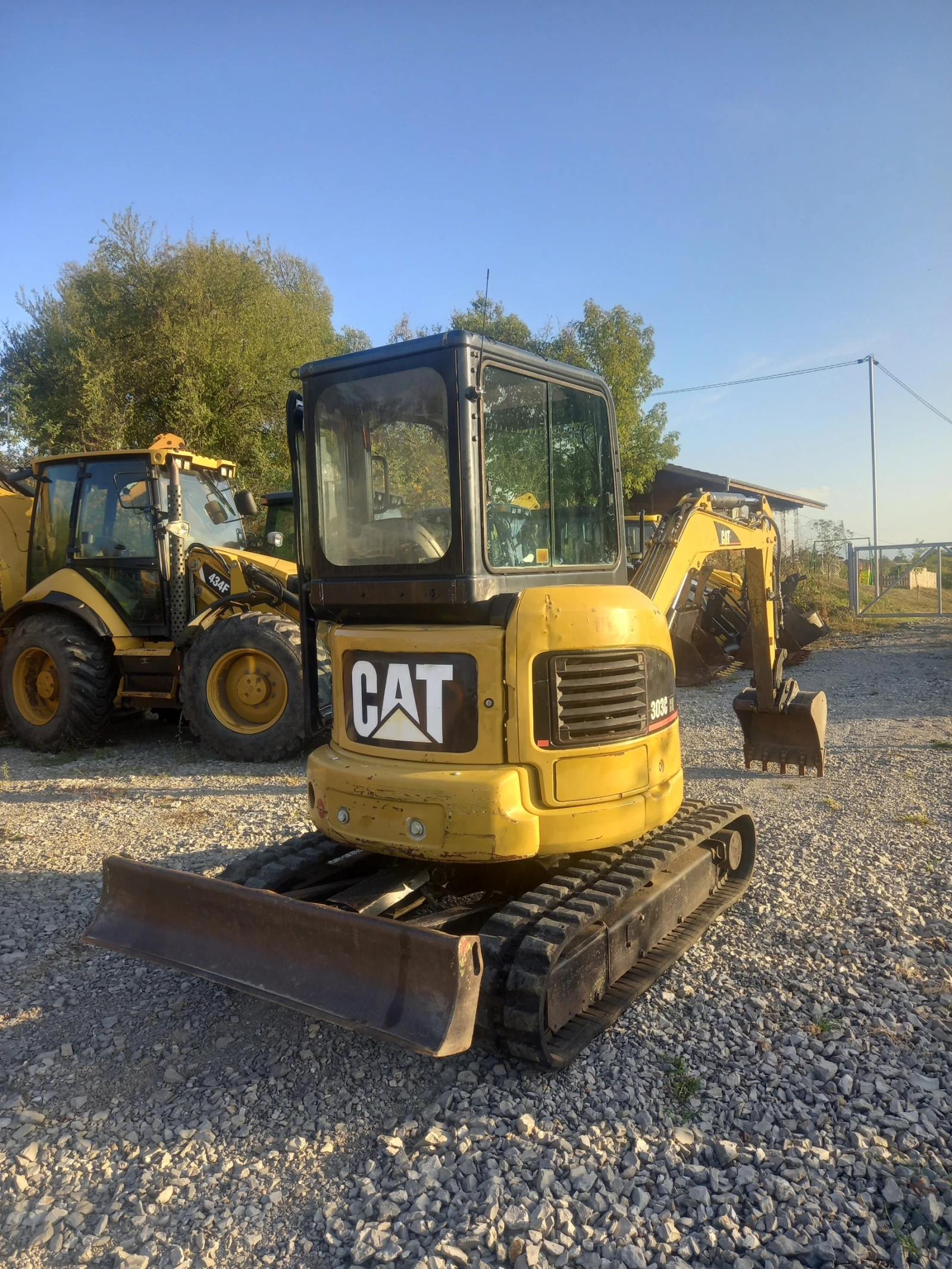 Багер Caterpillar 303CR - изображение 3