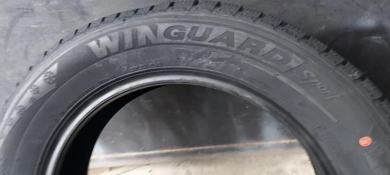 Гуми Зимни 215/60R17, снимка 6 - Гуми и джанти - 34684092