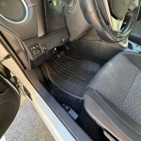 Toyota Auris, снимка 12
