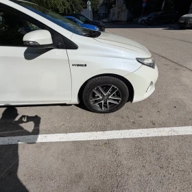 Toyota Auris, снимка 2