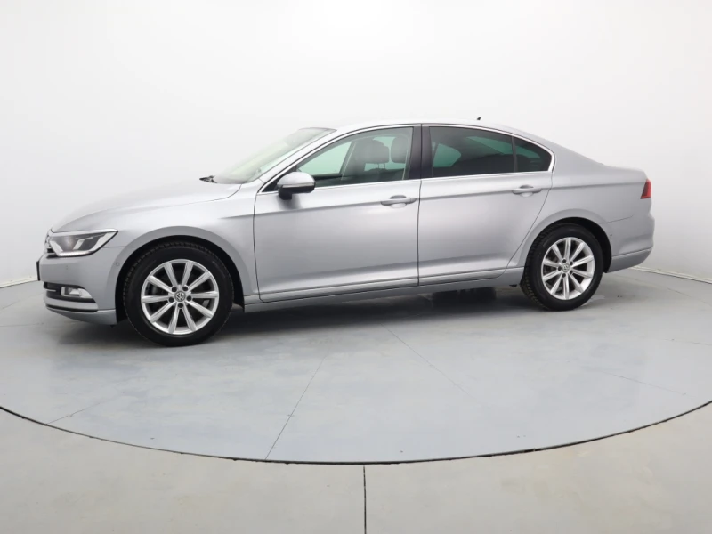 VW Passat 1.5 TSI, снимка 5 - Автомобили и джипове - 47882461