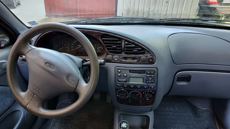 Ford Fiesta, снимка 6 - Автомобили и джипове - 48104296