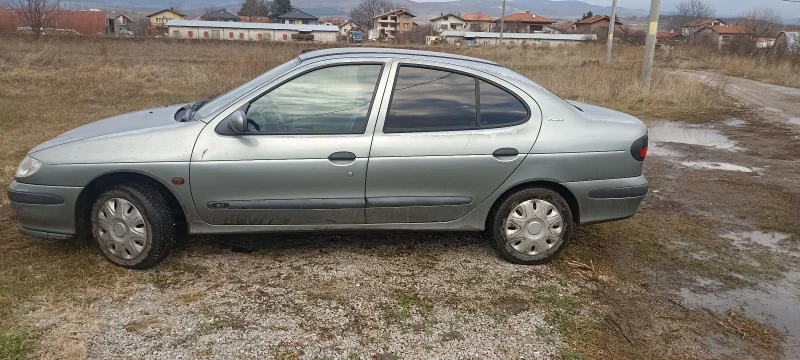 Renault Megane 1.6 МЕТАН/Бензин , снимка 3 - Автомобили и джипове - 48295444