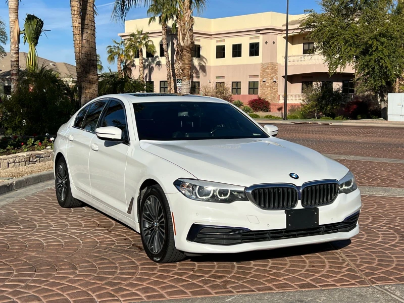 BMW 530 xDrive* Подгрев* Keyless* Камера* Hi-fi music, снимка 3 - Автомобили и джипове - 48466591