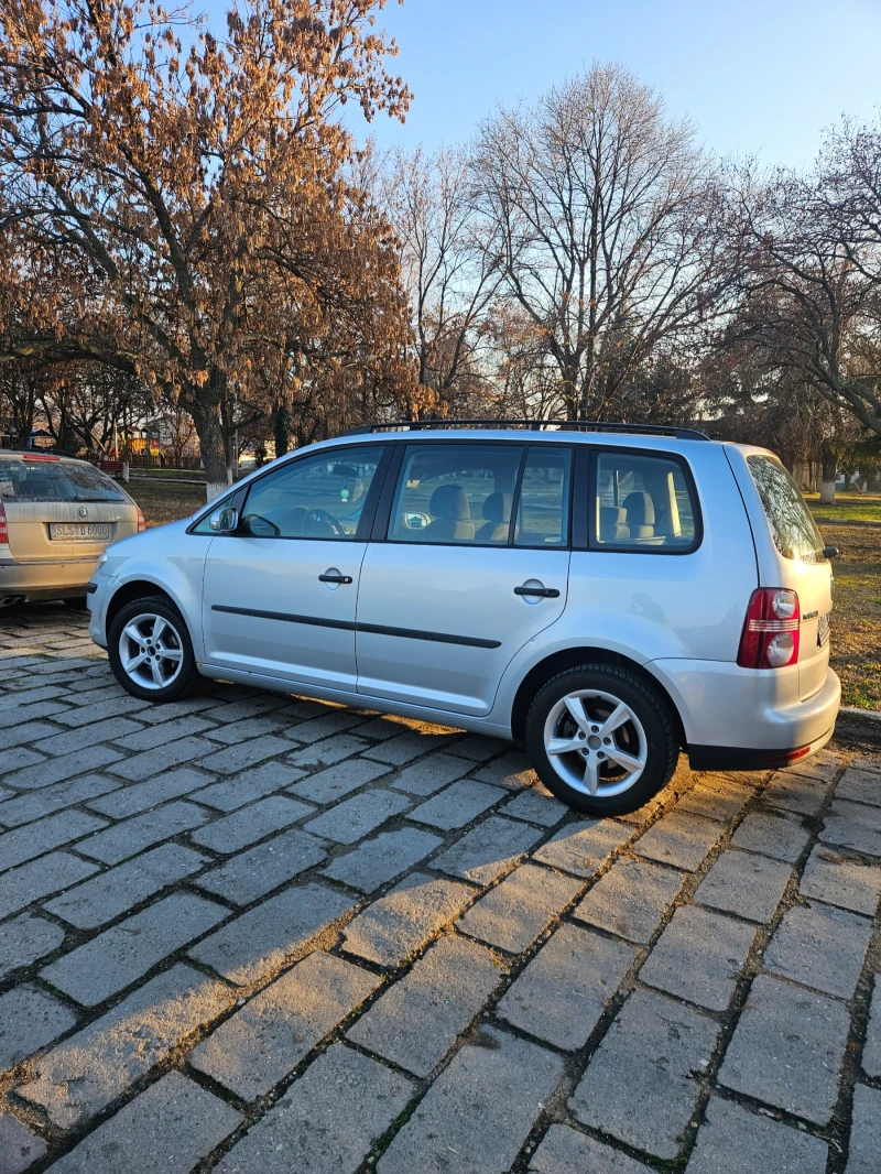 VW Touran 1.9, снимка 3 - Автомобили и джипове - 48499553