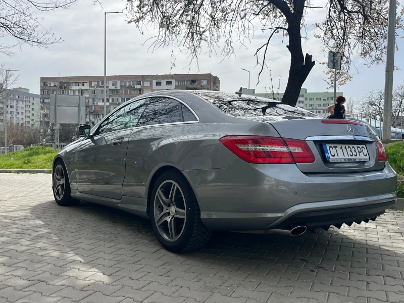 Mercedes-Benz E 220, снимка 6 - Автомобили и джипове - 49516016