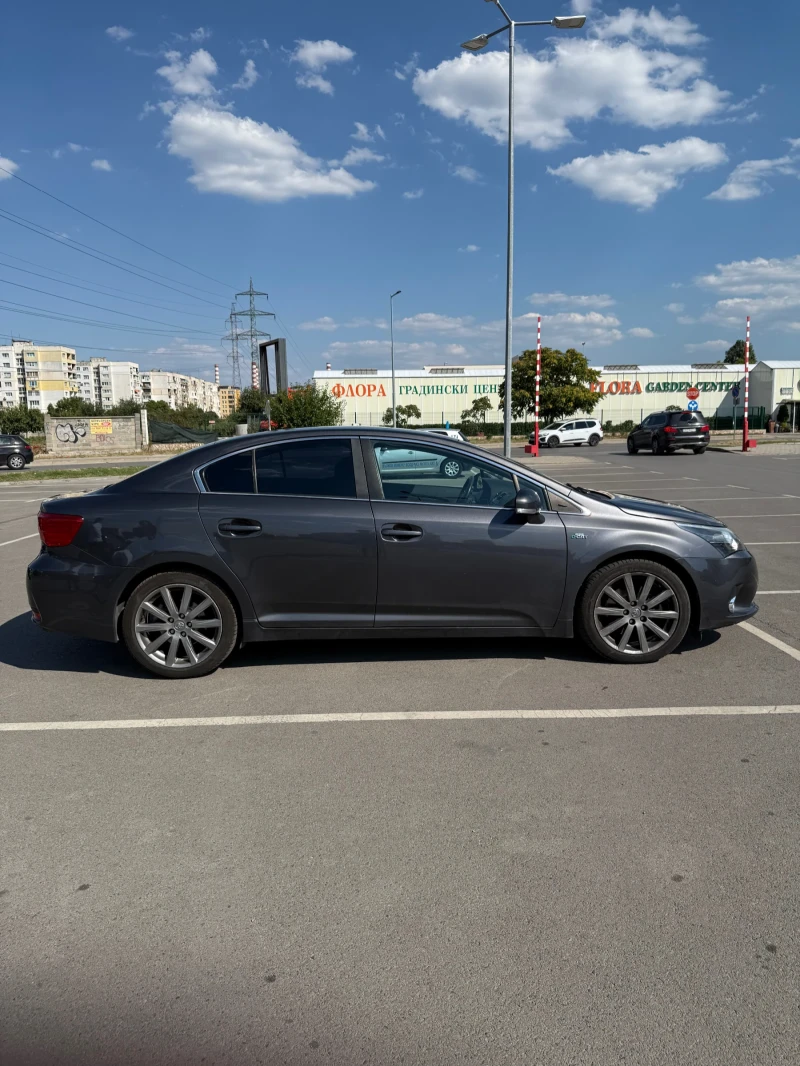 Toyota Avensis, снимка 11 - Автомобили и джипове - 52045784