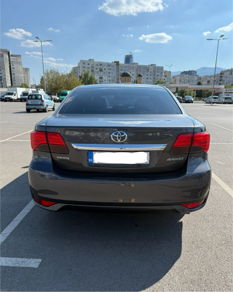 Toyota Avensis, снимка 10 - Автомобили и джипове - 52045784