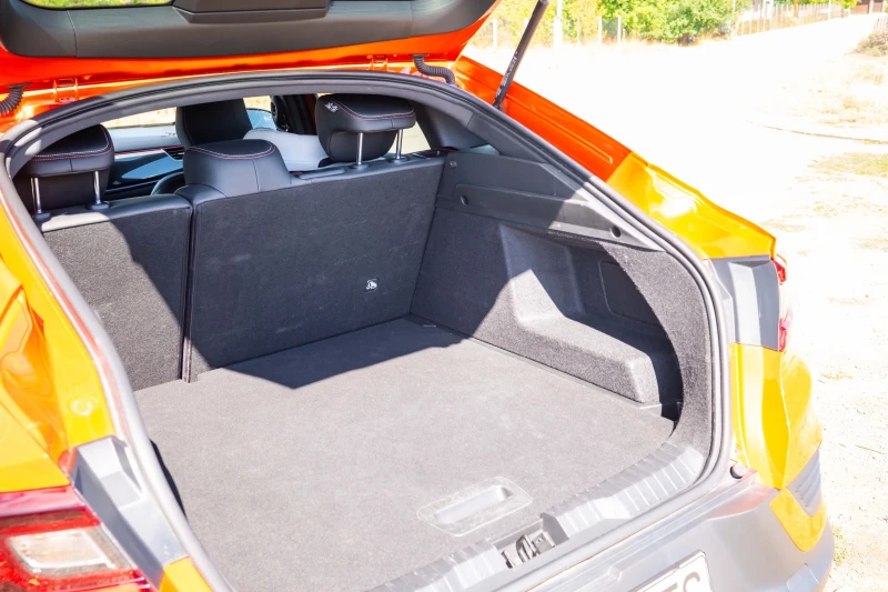 Renault Arkana 1.6 Hybrid RS-Line Гаранция, снимка 9 - Автомобили и джипове - 52396520