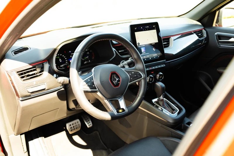 Renault Arkana 1.6 Hybrid RS-Line Гаранция, снимка 10 - Автомобили и джипове - 52396520