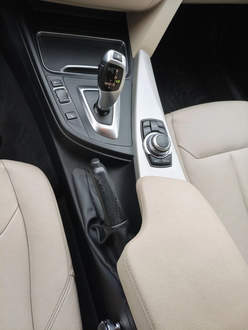 BMW 320, снимка 10 - Автомобили и джипове - 52373469