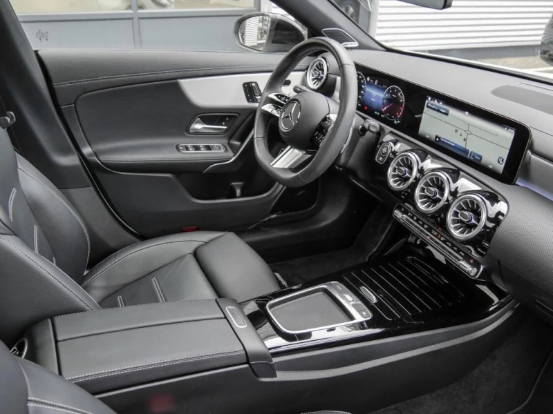 Mercedes-Benz CLA 220 4M* AMG* BURM* MEMORY* DISTR* PANO* 360CAM* , снимка 12 - Автомобили и джипове - 52413050