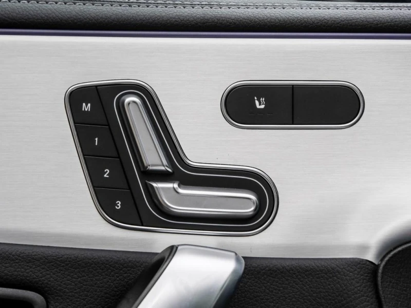 Mercedes-Benz CLA 220 4M* AMG* BURM* MEMORY* DISTR* PANO* 360CAM* , снимка 5 - Автомобили и джипове - 52413050