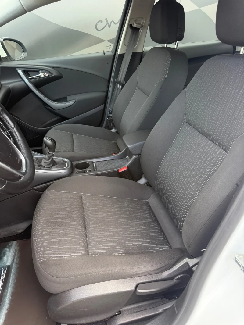 Opel Astra 1.4 turbo, снимка 10 - Автомобили и джипове - 52567287