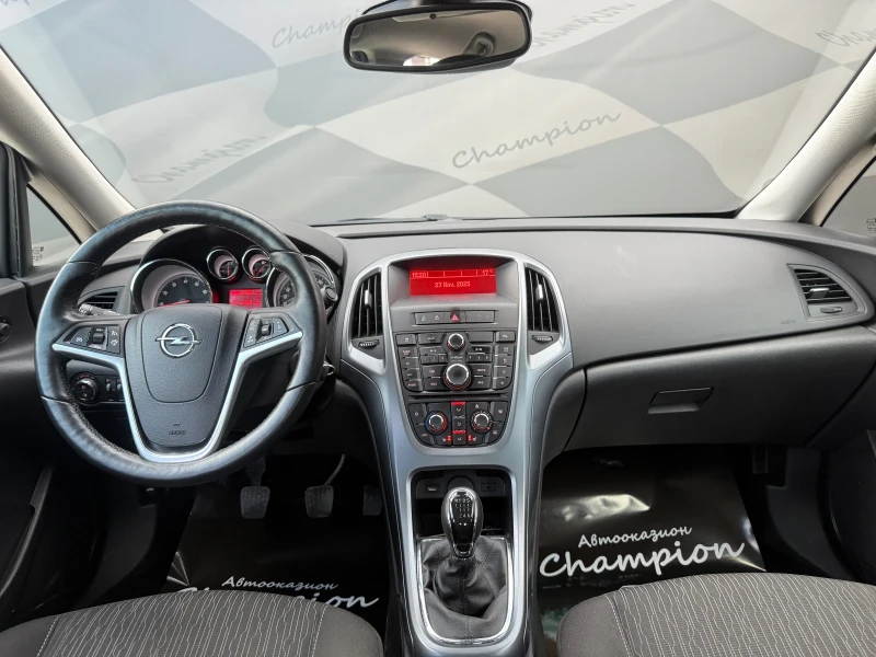 Opel Astra 1.4 turbo, снимка 9 - Автомобили и джипове - 52567287