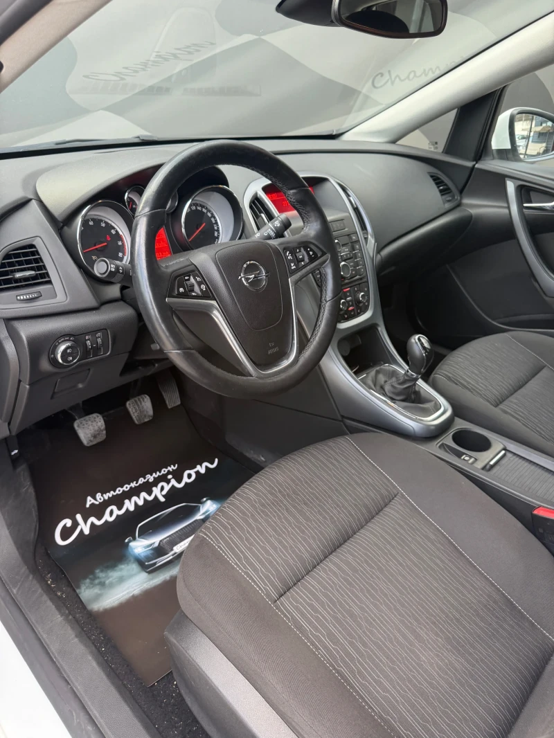 Opel Astra 1.4 turbo, снимка 15 - Автомобили и джипове - 52567287
