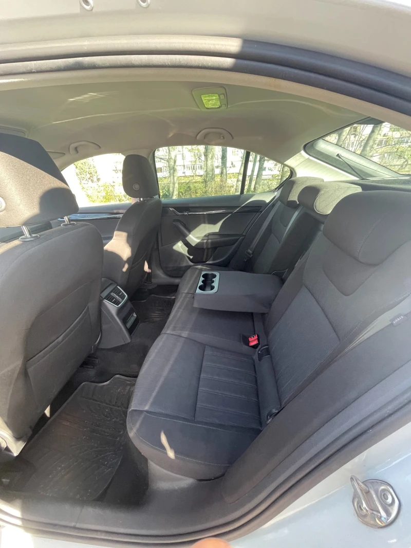 Skoda Octavia 1.8 TSI 180к.с. Facelift LED Vision, снимка 14 - Автомобили и джипове - 52805649
