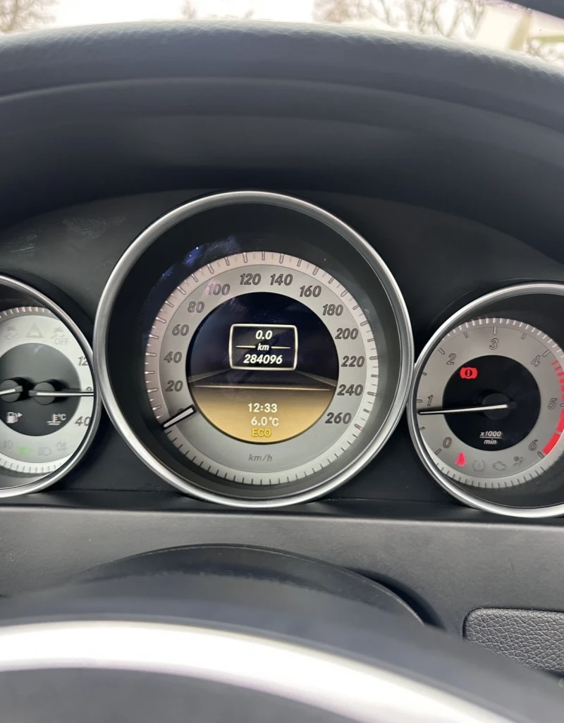 Mercedes-Benz C 180 Avantgarde, снимка 3 - Автомобили и джипове - 52875845