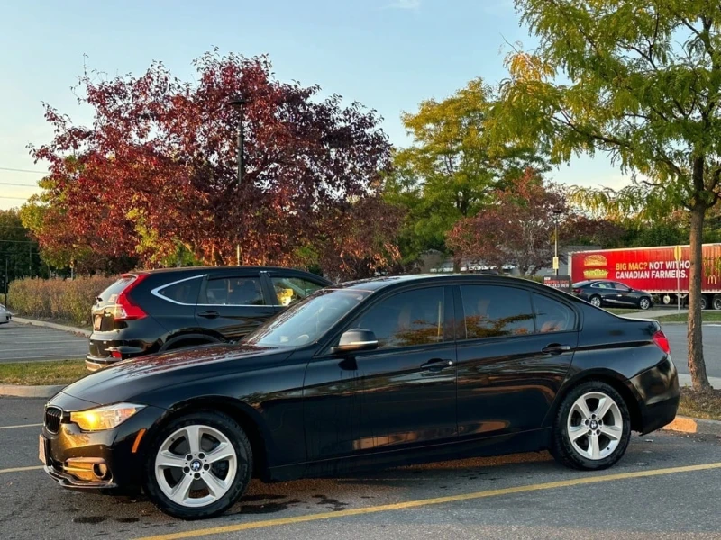 BMW 320 * 4dr Sdn 320i xDrive AWD * CARFAX * ЦЕНА ДО БГ, снимка 2 - Автомобили и джипове - 52877680