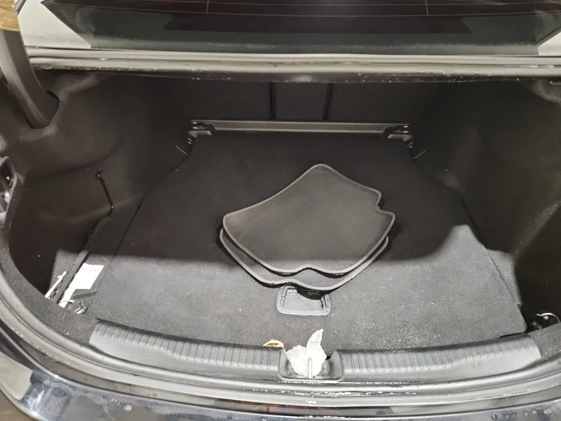 Mercedes-Benz C 300 * * CARFAX * * АВТО КРЕДИТ * * , снимка 13 - Автомобили и джипове - 53065732