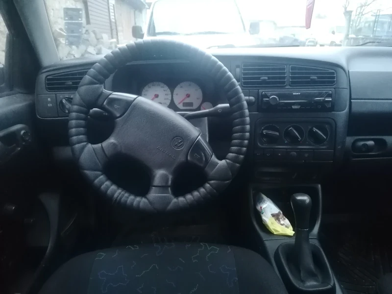 VW Golf, снимка 6 - Автомобили и джипове - 53100351