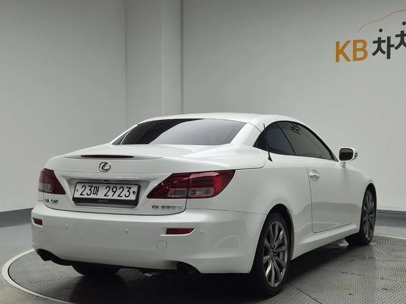 Lexus IS 2.5 Convertible| 204к.с.| ВКЛ.ТЕХНОТЕСТ, снимка 3 - Автомобили и джипове - 55118593