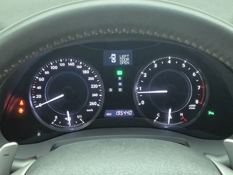 Lexus IS 2.5 Convertible| 204к.с.| ВКЛ.ТЕХНОТЕСТ, снимка 6 - Автомобили и джипове - 55118593