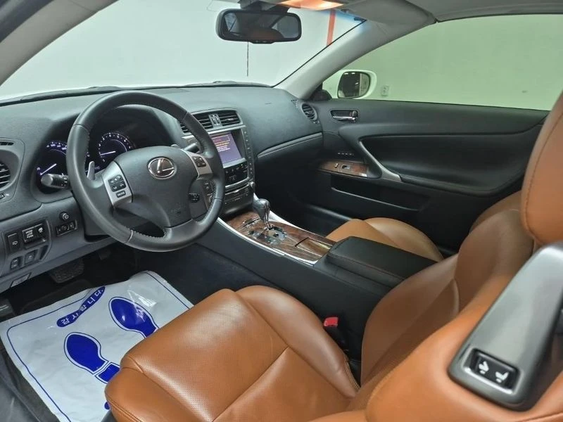 Lexus IS 2.5 Convertible| 204к.с.| ВКЛ.ТЕХНОТЕСТ, снимка 7 - Автомобили и джипове - 55118593